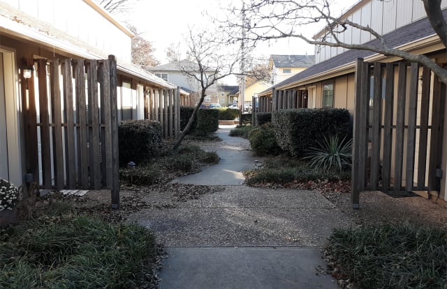 123 West Virginia Avenue #2 - 2 photos photos