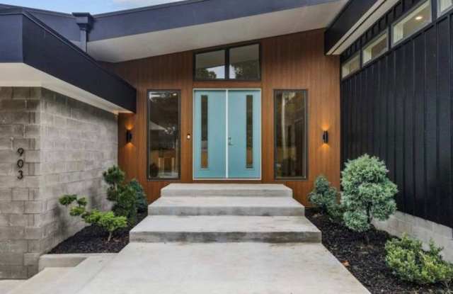 Stunning Mid-Century Modern Home in the Heart of Inglewood - 903 Oak Street, Nashville, TN 37216 Stunning Mid-Century Modern Home in the Heart of Inglewood - 903 Oak Street, Nashville, TN 37216