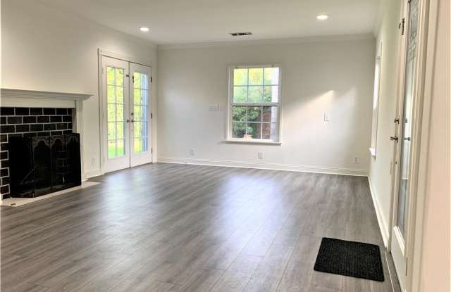 4225 Radford Avenue Gallery 3