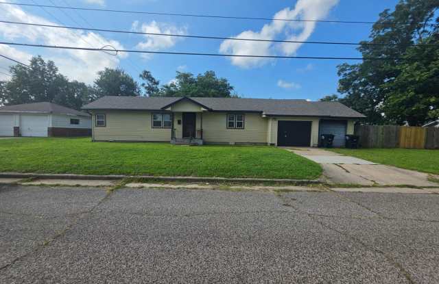 2 Bed, 1 Bath Home in Shawnee! photos photos 2 Bed, 1 Bath Home in Shawnee! photos photos