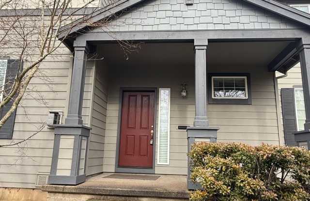 Beautiful Contemporary Home in Hillsboro - 3395 Southeast Meadowview Way, Hillsboro, OR 97123