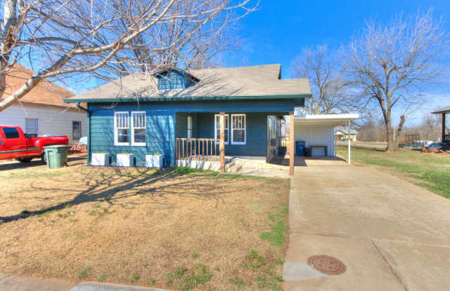 Renovated 3-bedroom, 2-bath home located in the heart of Edmond! photos photos