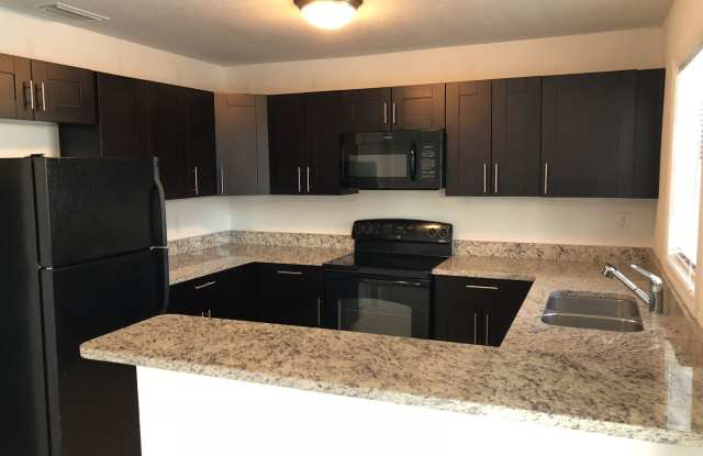 136 Pompano Dr. SE Unit D Gallery 4