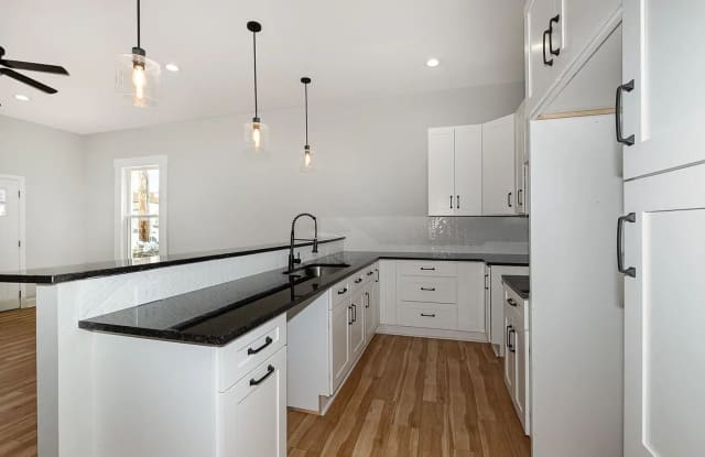 Completely remodeled 2 bedroom home in Newport photos photos