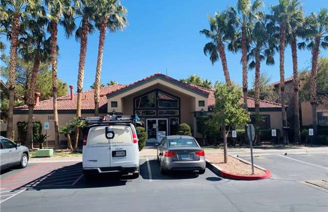 1ST-FLOOR 2 bed condo for rent in Cliff Shadows! photos photos