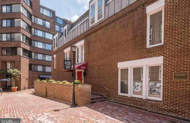 1077 30 ST NW #208 Gallery 3