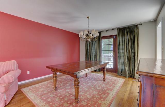 14 St. Lawrence Place Gallery 3