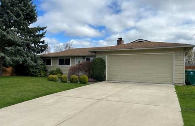Well maintained 4 BD 1.75 BA Home with Genuine Hardwood Floors & Private Fully Fenced Backyard Gallery 1