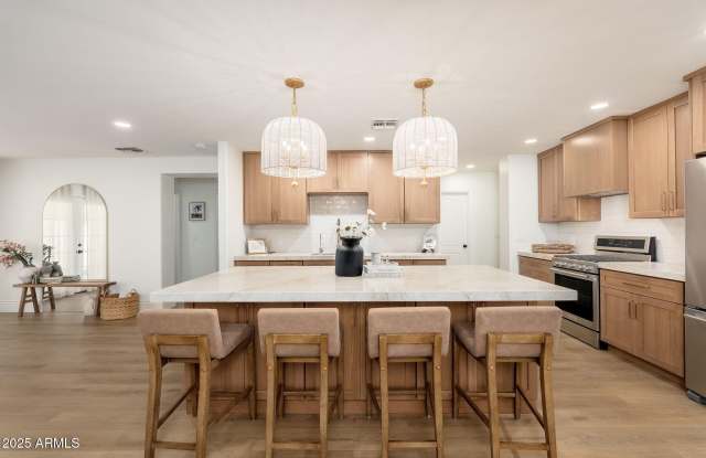 4030 E FAIRMOUNT Avenue photos photos