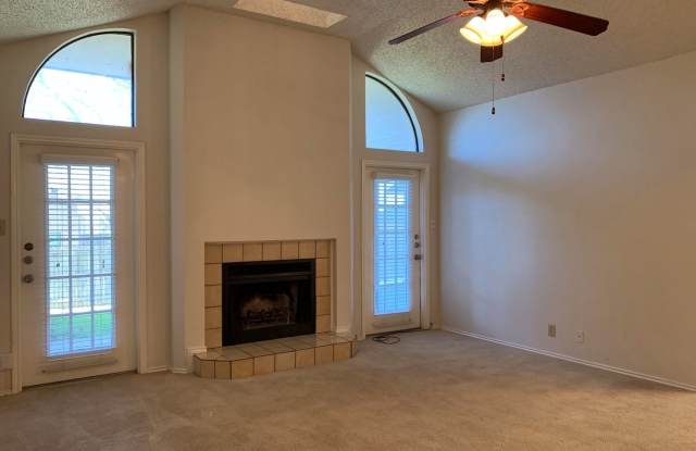 16911 Vista Forest Gallery 3