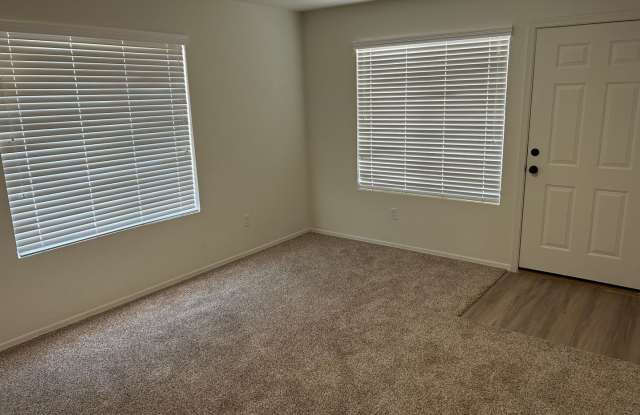 DESERT SANDS POOL HOME Gallery 3