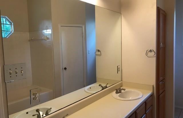 2300 Quietwood Gallery 3