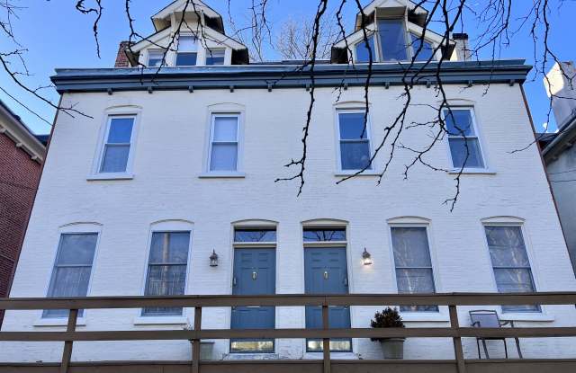819 North Jackson Street - 2 photos photos