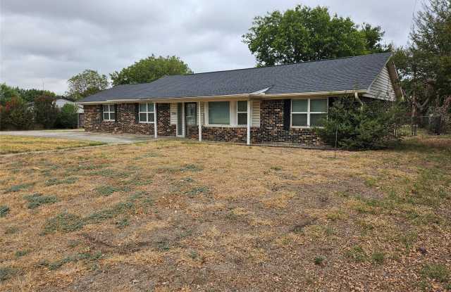204 Mockingbird Lane Gallery 3