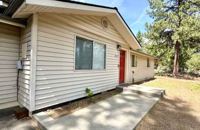 Remodeled 3 Bed Home in Deschutes River Woods with A/C & Large Fenced Yard photos photos