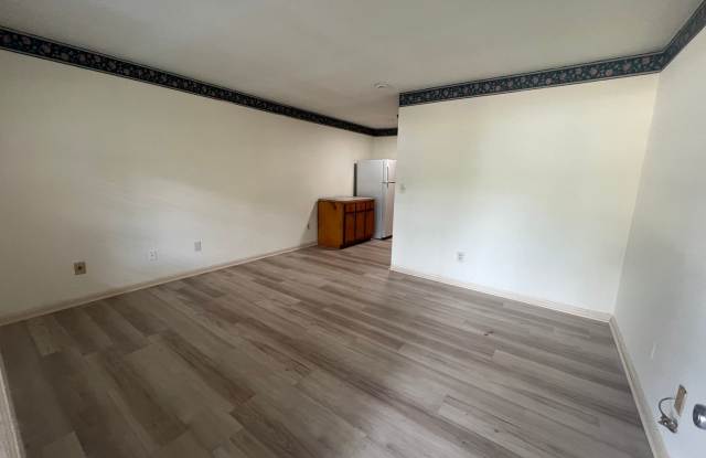 413 30th Place Gallery 3