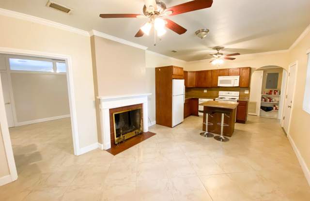 2124 NW 7TH PL - 2124 Northwest 7th Place, Gainesville, FL 32603