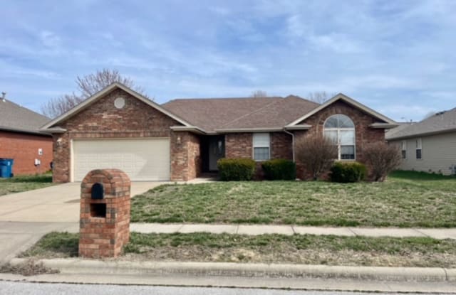 722 Pinehurst - 722 Pinehurst Street, Nixa, MO 65714 722 Pinehurst - 722 Pinehurst Street, Nixa, MO 65714