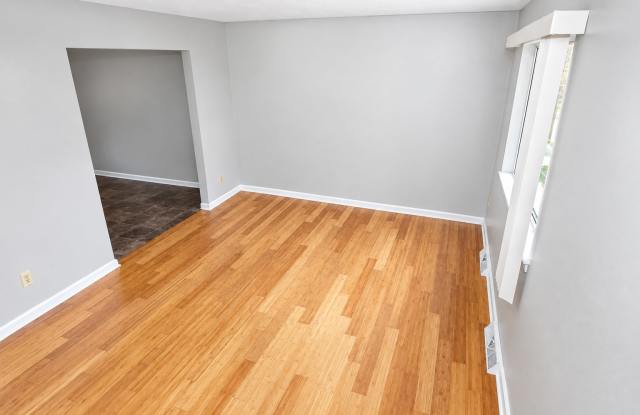1648 RELATIVE DRIVE Gallery 3