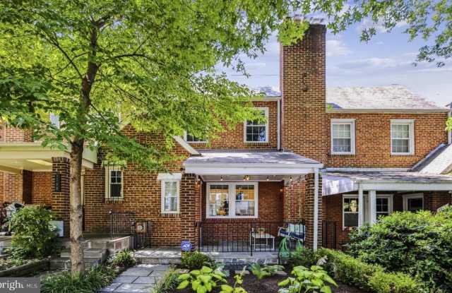 1770 HOBART Street NW photos photos