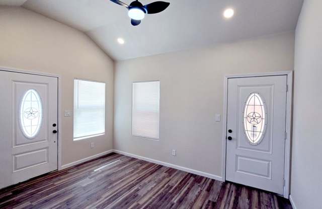 1012 N Eva Gallery 4