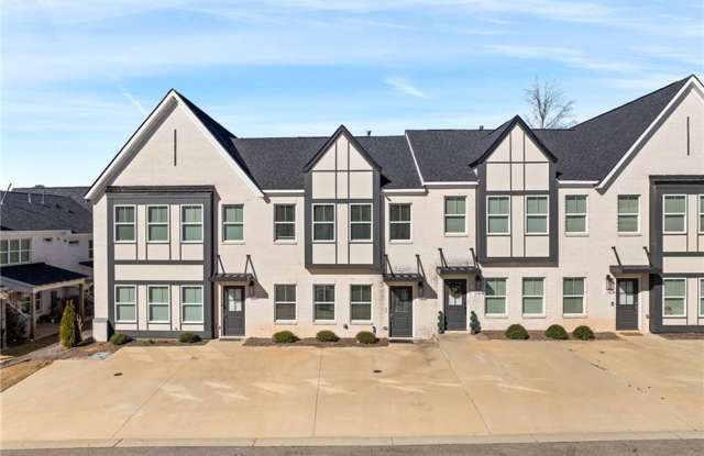 2808 Ridge Crest Court, Opelika Gallery 1
