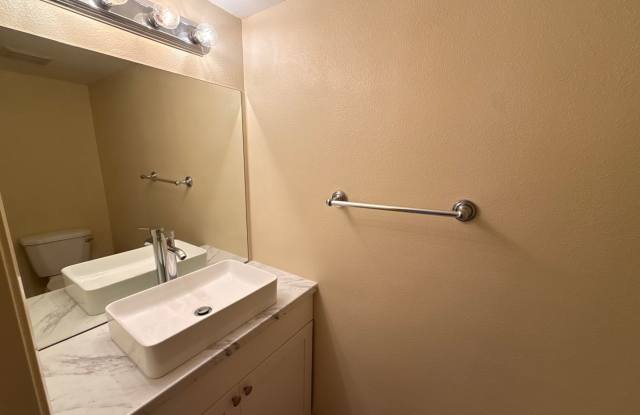 ***Move-in Special 1/2 off 1st months Rent!!!***Carmel Valley Condo with garage Gallery 4