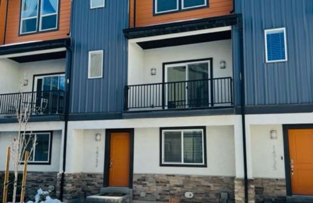 Beautiful 2018 townhome with 2 car garage and tall ceilings. photos photos