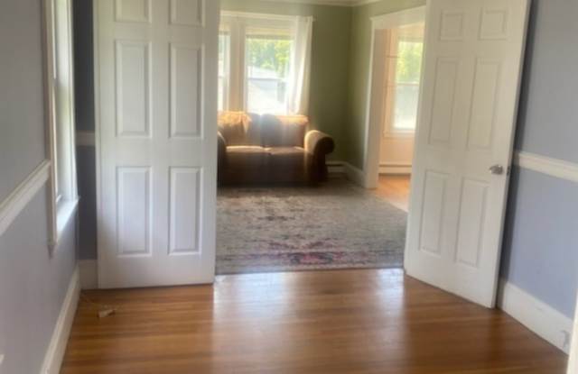 Lovely Brighton 4-bed, 2-bath Townhouse Near BC photos photos
