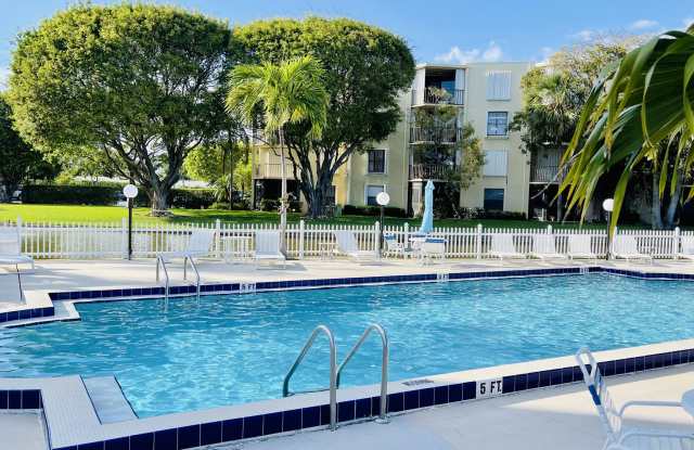 890 N Federal Highway - 890 North Federal Highway, Lantana, FL 33462