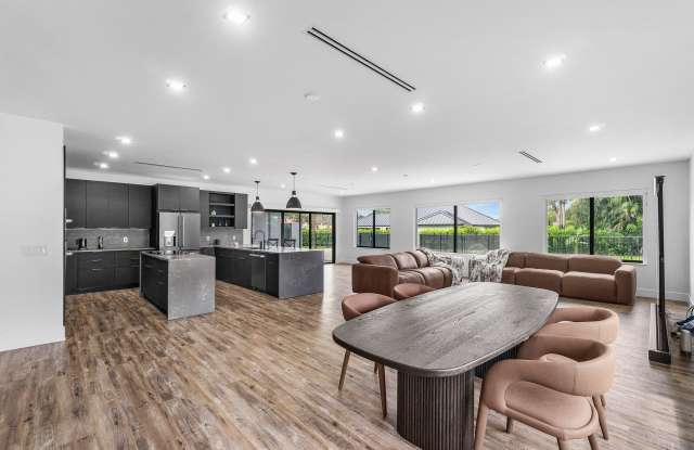 1050 Fairdale Way Gallery 4