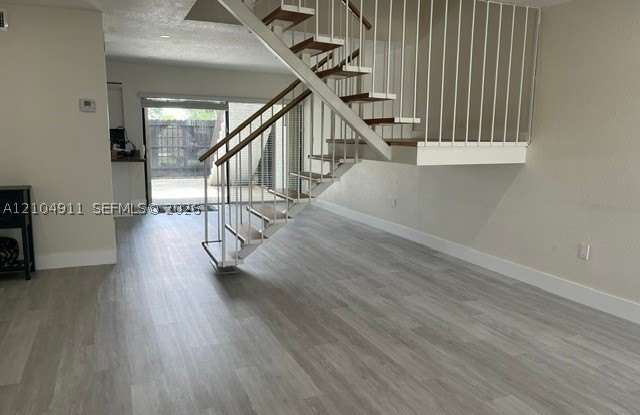 6500 Kendale Lakes Dr Gallery 2