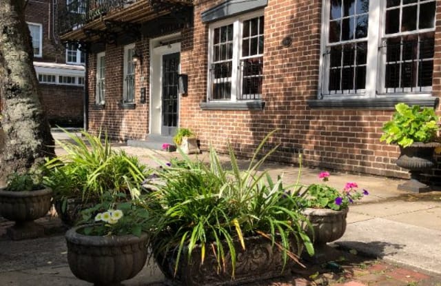 219 Abercorn St D3 - 219 Abercorn Street, Savannah, GA 31401