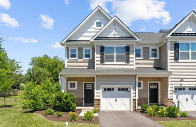 Elegant 3-Bedroom Home in Isaac Court. Available the Second Week of October! photos photos