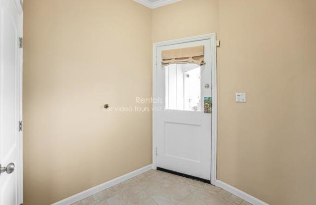 1571 McKinnon Ave. Gallery 2