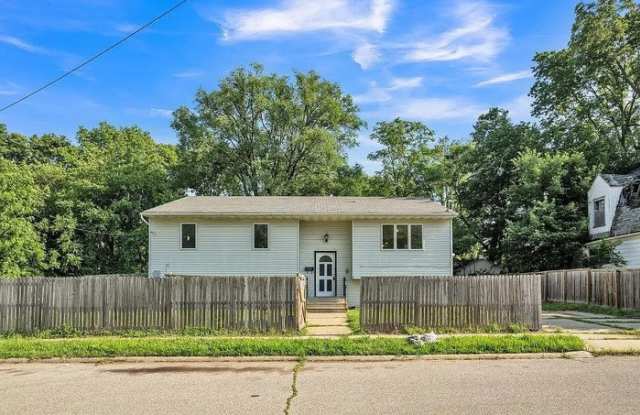 116 Chestnut Street - 116 Chestnut Street, Waterloo, IA 50703