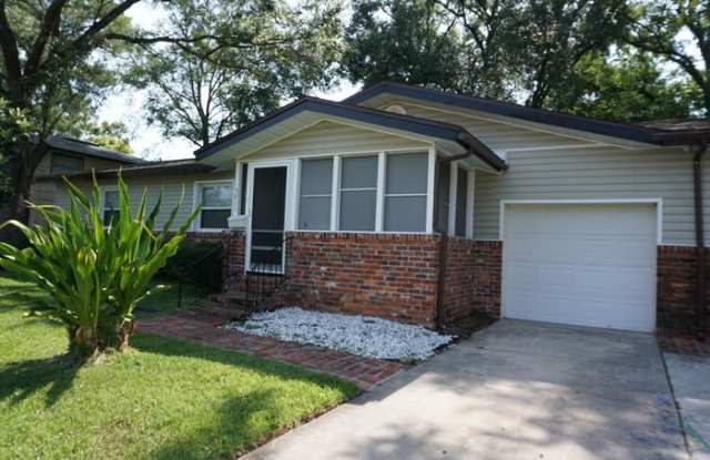 5011 East Romilly Drive Gallery 2