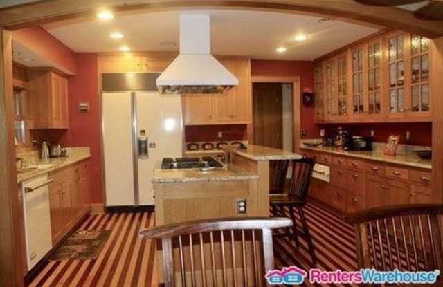 5207 Doncaster Way Gallery 4