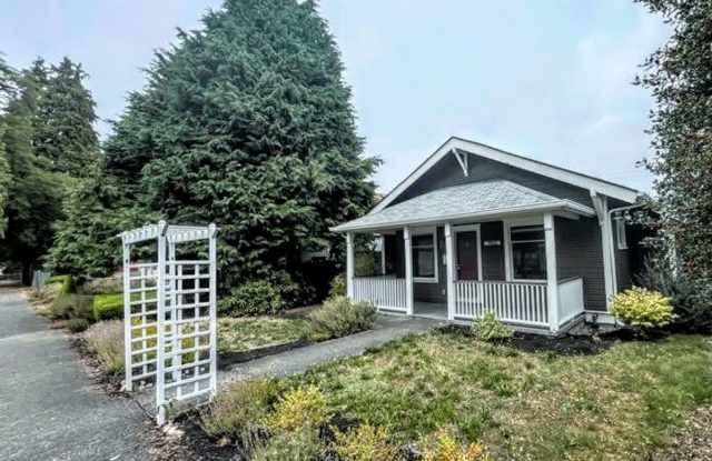 Charming Bungalow Located in the heart of Tacoma! photos photos