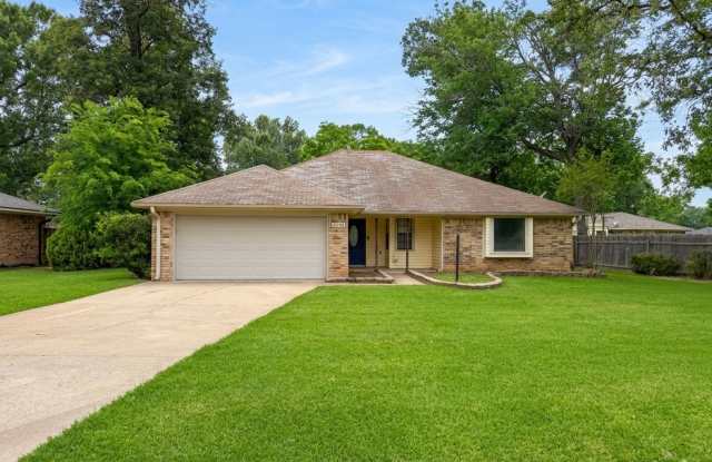 BENTON - Move-In Ready 3BR/2BA Brick Ranch w/ Huge Yard & 2-Car Garage photos photos