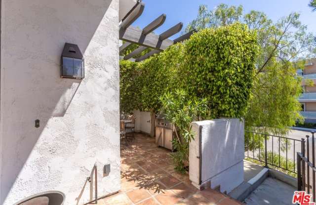 1541 Palisades Dr Gallery 4