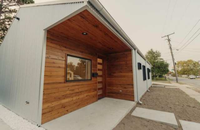 700 S St. Antoine unit: B photos photos