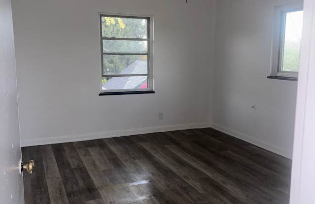 337 Ryburn Ave Gallery 4