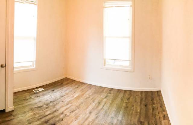 2BR/1BA Single Family House with basement work-space and big yard! photos photos