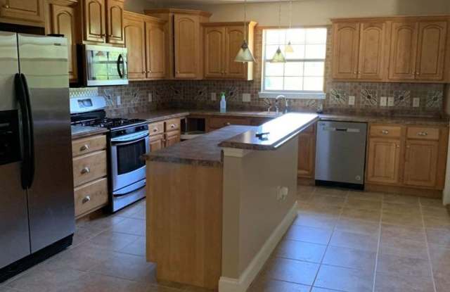 4 bedroom in Lake Arthur Estates! Military Special! Gallery 3