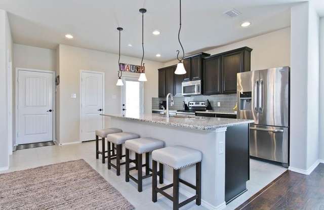 1040 Holly Anne Lane Gallery 2