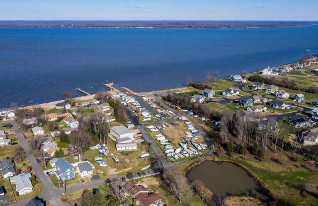 6338 RIVERVIEW Drive Gallery 2