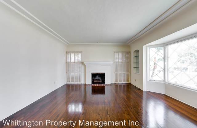 4893 Niagara Ave. Gallery 3