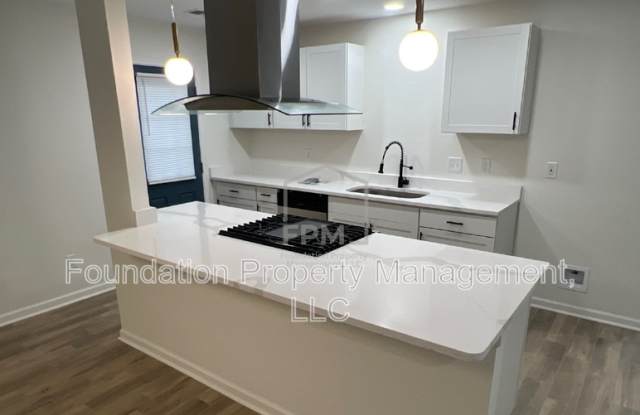 3851 Selden Cove Gallery 3