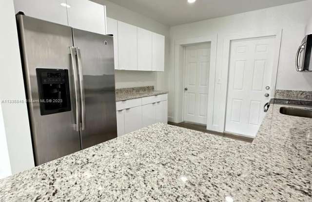 256 W 25th St - 256 West 25th Street, Riviera Beach, FL 33404